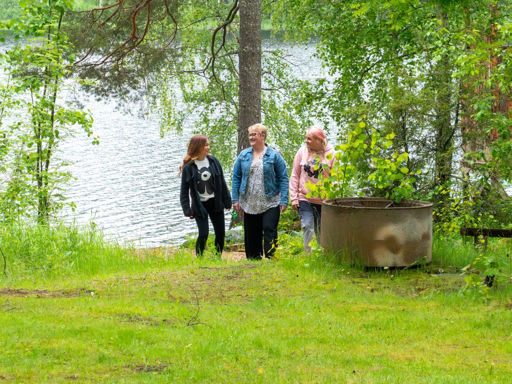 Hyvä vuorovaikutus kantaa pitkälle, sijoitetun lapsen vanhemman ja yksikön yhteistyö näyttäytyy hyvänä.